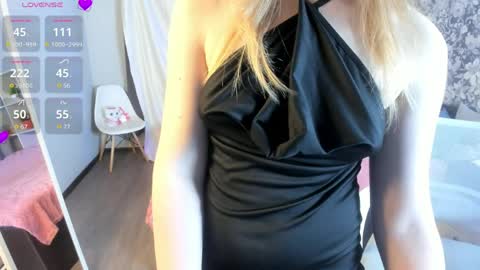 Leila online show from June 5, 1:49 pm