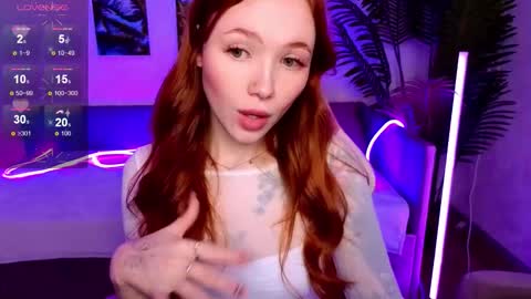 Snapshot of maya_light chatting on October 22, 2:15 am Maya online show from October 22, 2:15 am