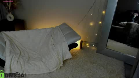 Maya online show from April 21, 1:42 am