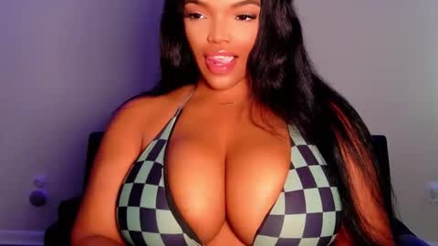 MayBabi online show from May 31, 2:49 pm