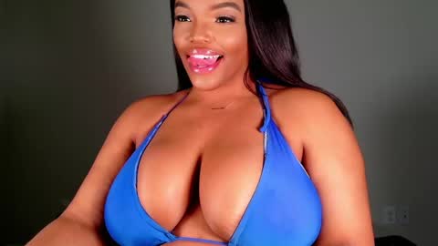 Snapshot of maybabi chatting on February 18, 1:10 am MayBabi online show from February 18, 1:10 am