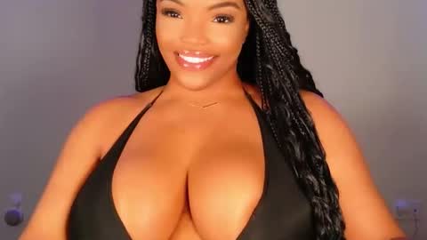 Snapshot of maybabi chatting on October 28, 4:30 pm MayBabi online show from October 28, 4:30 pm