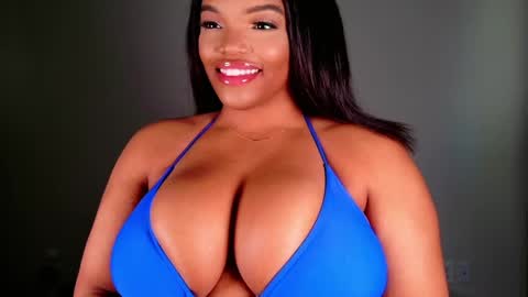 Snapshot of maybabi chatting on February 11, 7:05 pm MayBabi online show from February 11, 7:05 pm