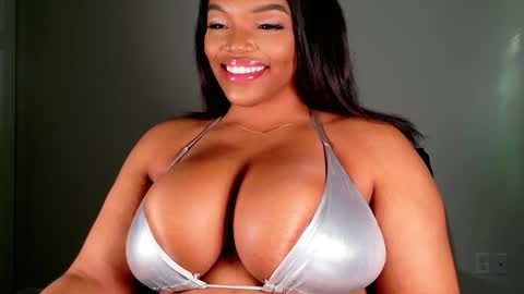 Snapshot of maybabi chatting on February 12, 2:21 pm MayBabi online show from February 12, 2:21 pm