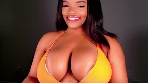 Snapshot of maybabi chatting on February 10, 11:46 am MayBabi online show from February 10, 11:46 am