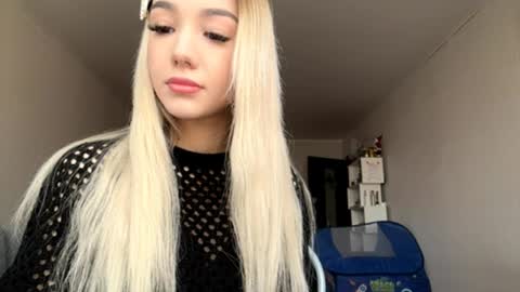 Roxana online show from April 13, 4:17 am