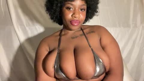 mayluvsu online show from February 1, 4:42 am