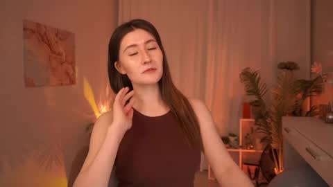  May  online show from April 17, 5:32 am