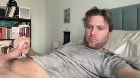 Snapshot of mbnc chatting on December 18, 6:57 pm lol online show from December 18, 6:57 pm