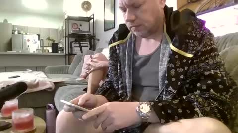 me2283 online show from March 3, 2:04 am