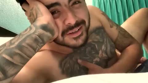 medalejandro39 online show from April 25, 4:47 am