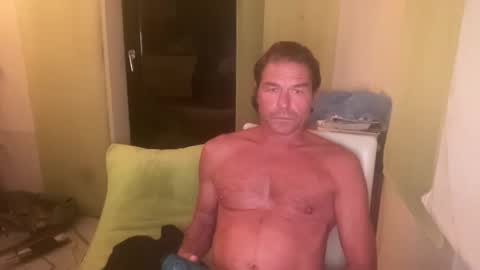 Snapshot of medeinoe chatting on October 31, 7:36 pm medeinoe online show from October 31, 7:36 pm