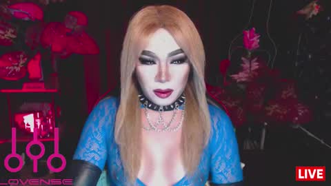 THE QUEEN ALPHA   Queen Medusa Prey online show from January 9, 1:28 pm