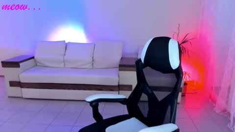 Sweet Meow nonude online show from October 29, 1:07 am