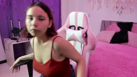 megam_white online show from April 22, 12:23 pm