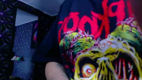 megam_white online show from April 15, 7:49 pm