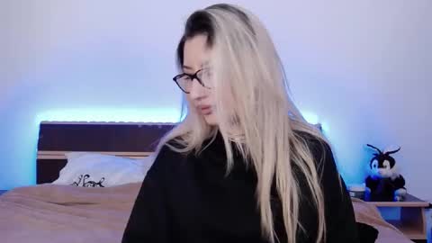 Megan Blazee  online show from December 22, 9:20 pm