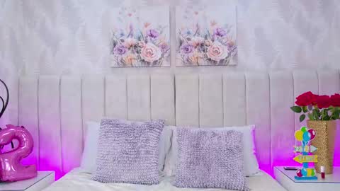 Carolina Paez online show from March 27, 12:50 pm