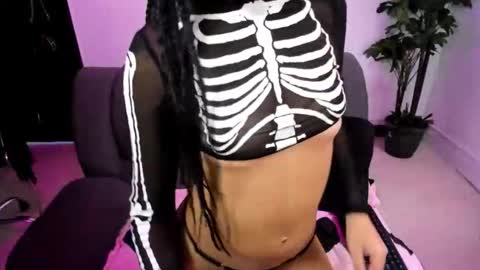 megan_latinn online show from April 19, 12:00 am
