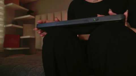     online show from November 23, 12:36 pm