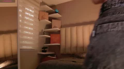 Snapshot of megan_moore__ chatting on October 13, 11:56 am online show from October 13, 11:56 am