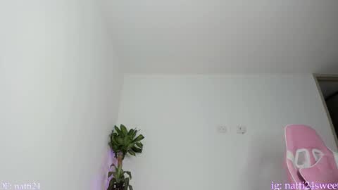 megan sweet online show from December 3, 3:40 am