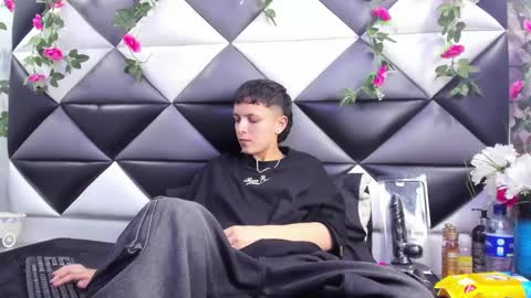 megan_thompsonn_ online show from October 4, 3:37 am