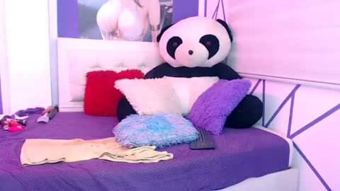 MEGAN AND FOX online show from April 19, 6:10 pm