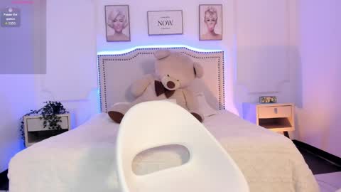 meganswet_ online show from April 18, 7:40 pm