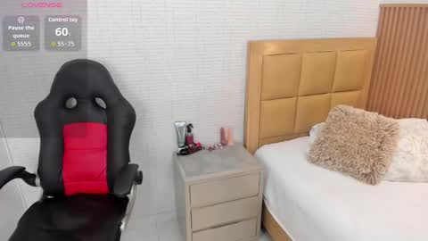 M E G A N  online show from September 18, 12:31 pm