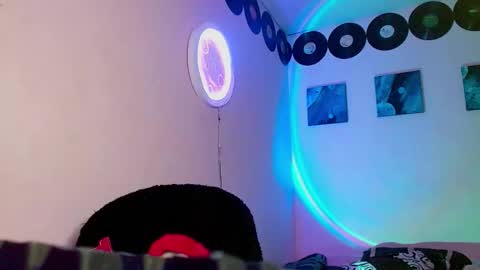 Snapshot of meghan_devil_ chatting on October 18, 7:23 am meghan_devil_ online show from October 18, 7:23 am