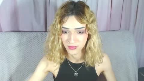 meghan_devil_ online show from June 27, 5:35 am