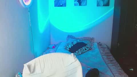 Snapshot of meghan_devil_ chatting on October 9, 6:41 am meghan_devil_ online show from October 9, 6:41 am