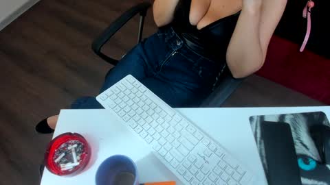 Miss Meghan or MM    online show from February 4, 2:21 pm