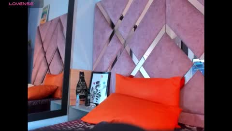 meghanqueen__ online show from March 18, 6:19 am