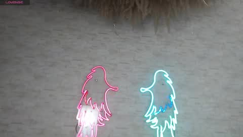 Snapshot of mei_and_gaby chatting on October 15, 3:21 am mei and gaby online show from October 15, 3:21 am