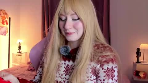 Mei  online show from December 22, 9:43 pm