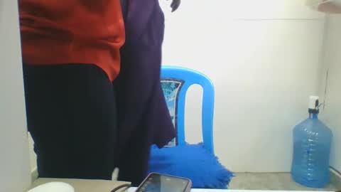 pretty online show from March 3, 1:23 pm