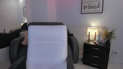 melan_owen online show from December 21, 11:16 am