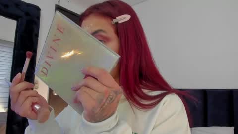 Melanie roux  online show from April 17, 12:29 pm