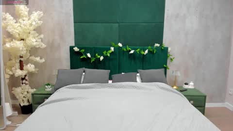 Melanie online show from November 11, 1:08 am