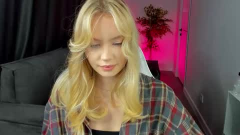 Melanie online show from October 21, 11:08 pm