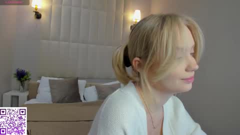 Melanie online show from October 10, 1:11 am