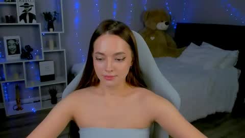 MelanieAlves online show from April 21, 2:35 pm