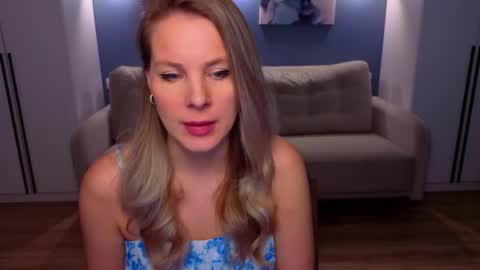 Melanie Bennett online show from March 28, 8:27 am