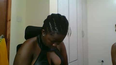 melanin_juicey8 online show from April 16, 10:12 pm