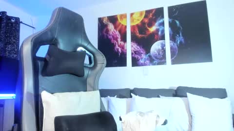 melannia_hills online show from March 2, 9:31 am