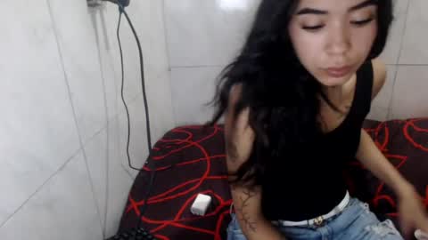 melany_dirt_ online show from July 13, 4:54 pm