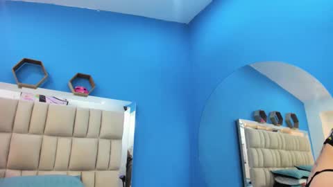 Melany  online show from February 9, 1:15 pm