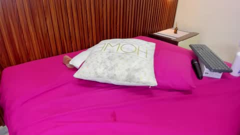 M E L I N A  online show from September 24, 9:21 pm